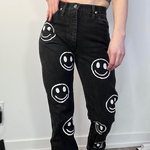 Vintage wrangler hand painted smiley face mom jeans - Picture 2 of 4